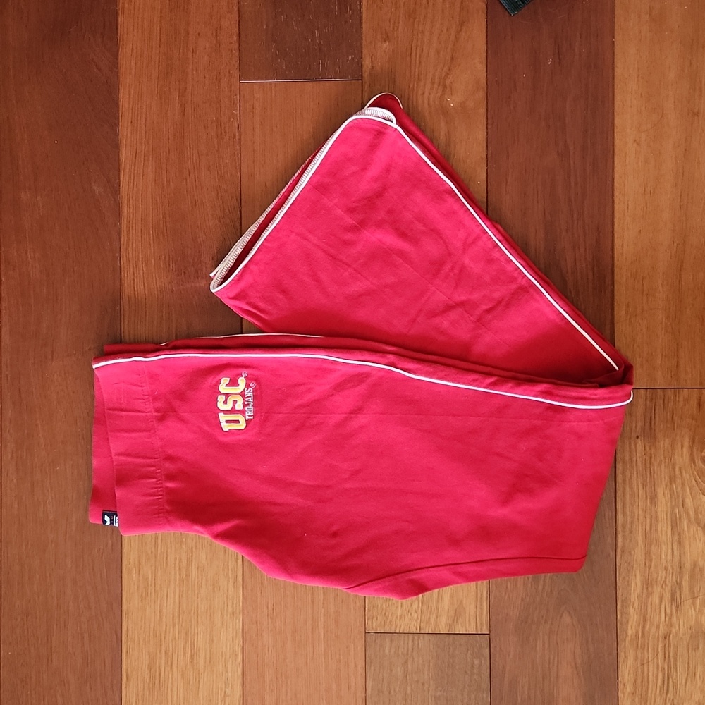 USC Dubwear Clothing Co. Red "USC" flaired sweat pants with white trim. Size L.